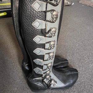 Sons of Sandlar black leather boots